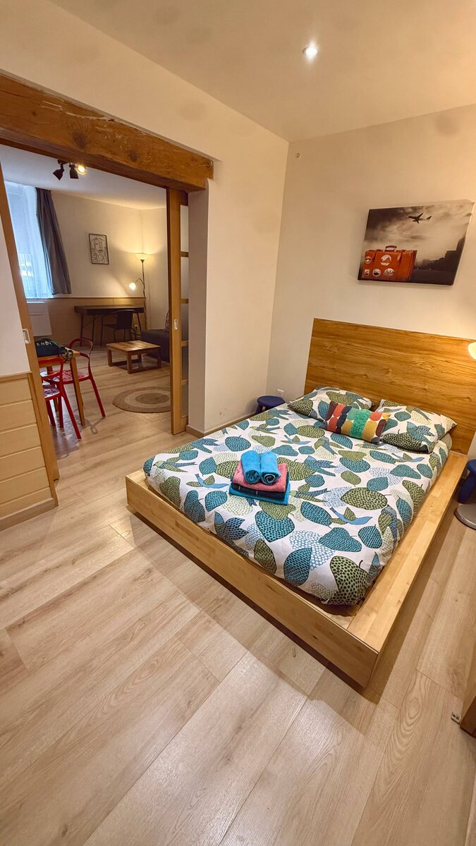 Chambre – vue sur séjour